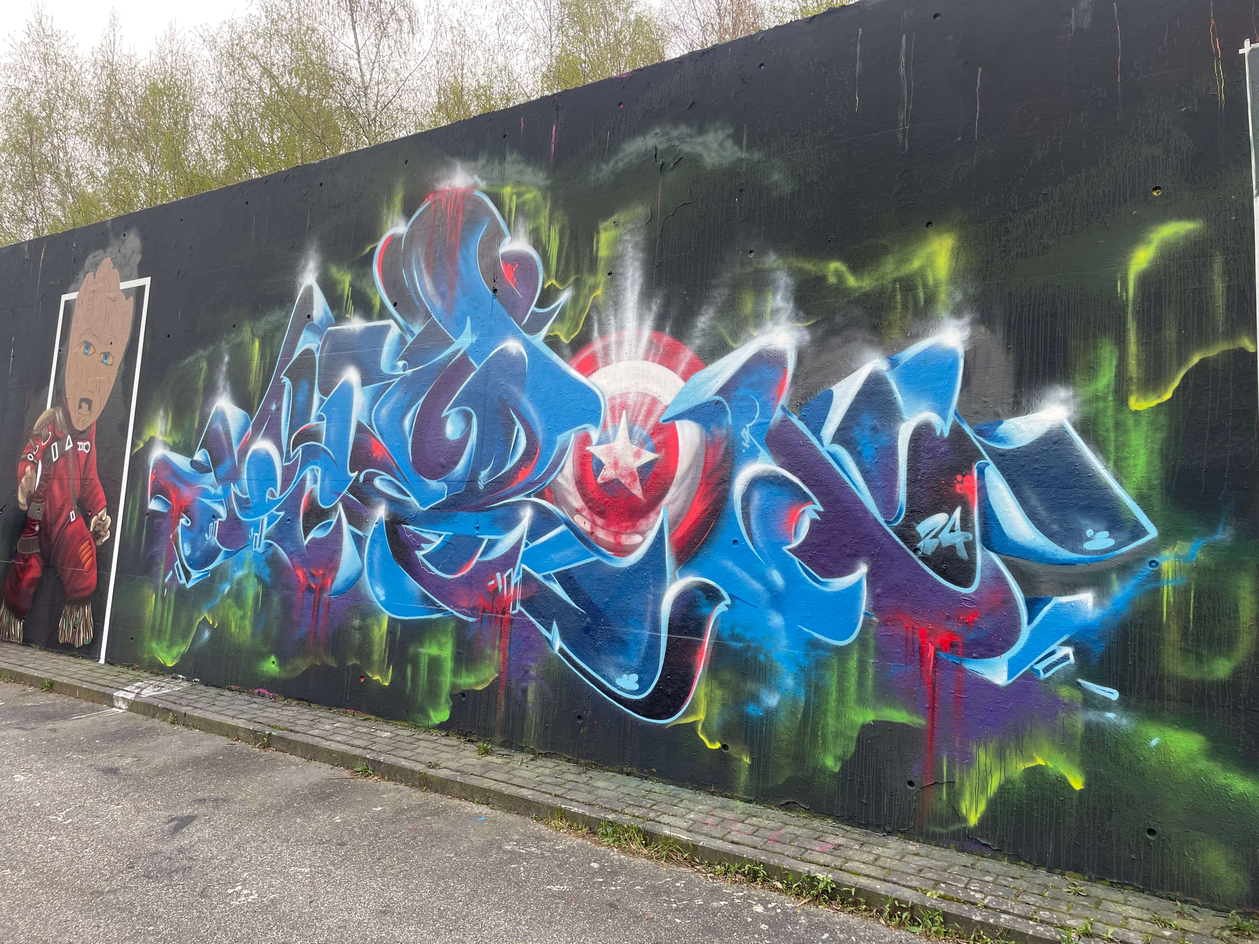 Theron painted together with SUF crew in Hamburg
