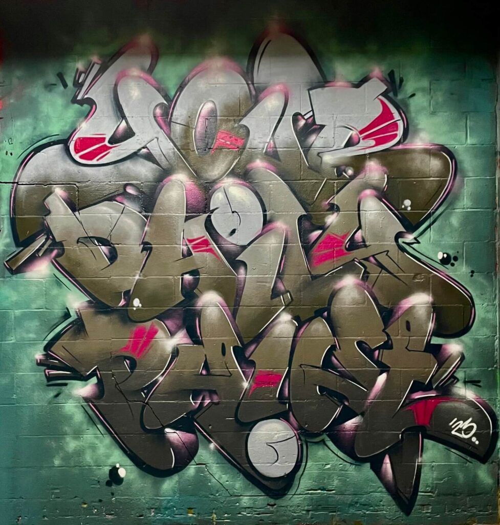 With Theron's creative contribution, the webshop of YourDailyPaint has undergone a vibrant transformation. The name of YourDailyPaint comes to life with vibrant, matching colors in an expressive design, creating a striking visual experience.